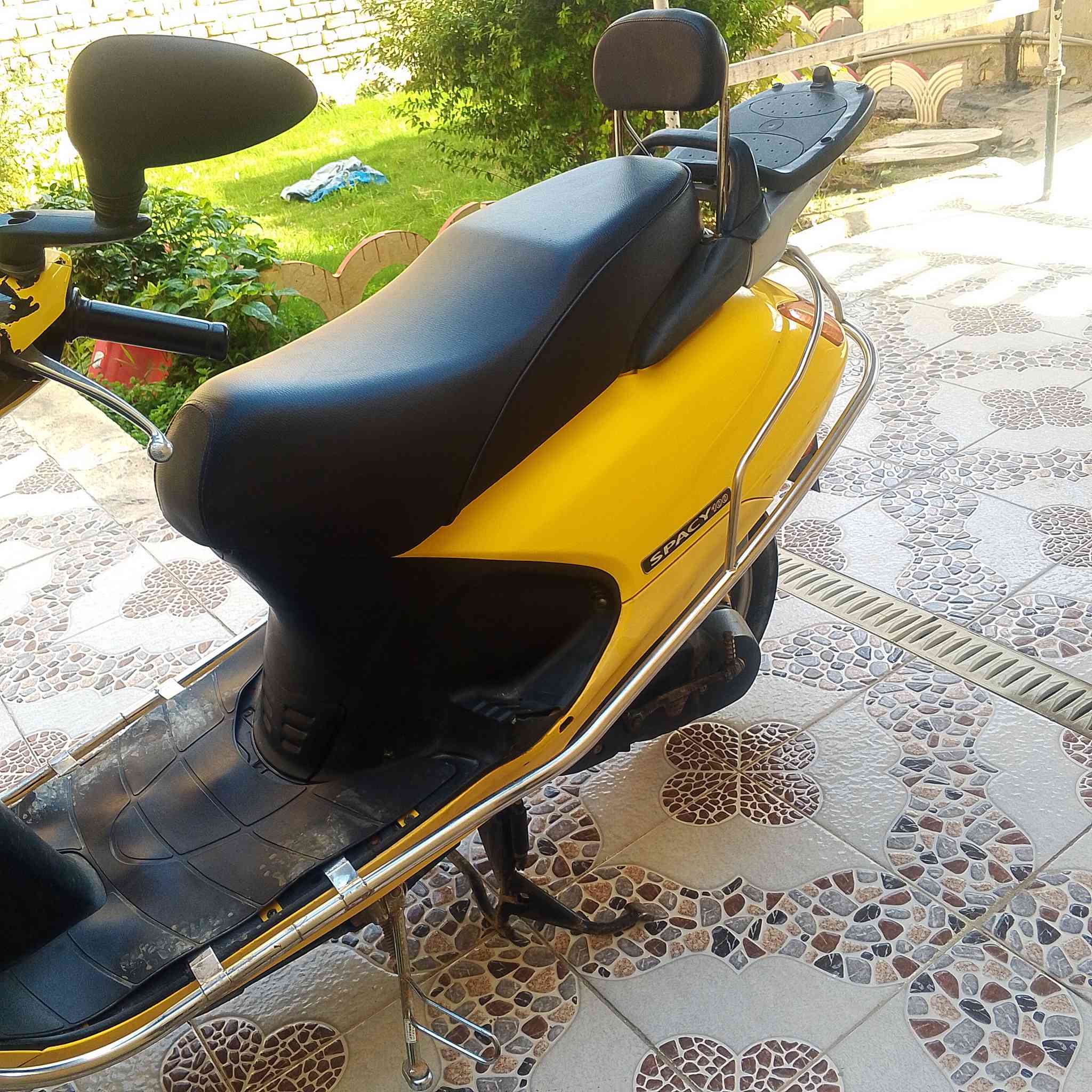 سلام عليكم سبيسي ياباني للبيع كفرات اصليه سلف هندر مكينه خرسه شلعه تخبل اشاير هورن كيلو متر كيج بانزين قفل ستيرن قفل جنطه كلشي بيه عل بلاد اخت الرمبه مفتوحه مره وحده تايرات جدد بريك امامي وخلفي بل مكان مكاني كوت مركز المدينه السعر 675 مع المجال ***********
