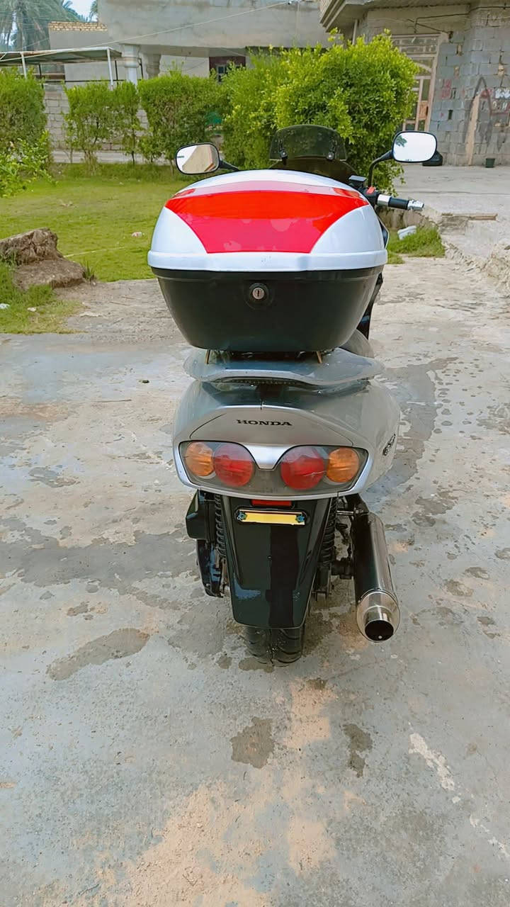 السلام عليكم دراجه 06للبيع او مراوس حسب القناعه دراجه كلشي بيها جديد مكينه تجفيت جديد بعدهي على سحك سلف جديد دراجه متوازي على بيعتها بسبب ضروف سعرها 550وبيها مجال بسيط وهذا رقمي *********** بي واتساب ومتواجد ع فيس
