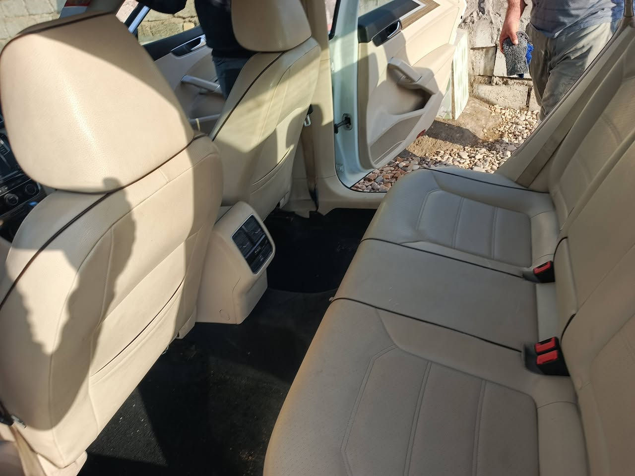 الوحش الألماني للبييع فولكس واكن باسات موديل 2018 فول مواصفات SE
تحكم ستيرن جهتين اشاير بلمري سلايد كير ست نمر ثلاث وضعيات سبورت وعادي واوتو كامرة خلفية بلادية مثبت سرعة توقف ذاتي امامي خلفي بصمة دخول ذكي تبريد قطعتين ثلج كشنات جلد كهرباء تدفئة بالكشنات بيها هواي مواصفات 

سيارة متعوب عليها مال جناي 

بيها بنيد مبدل فقط وحافة الجاملغ بيها صبغ ايرباكات سستم بلاد 

مكينة 2000 تيربو شادها جديد ادامة كاملة مابيها نقص برغي بس شغل وطلع 

ترايك وين متريد 

رقم بغداد الدولي وهزة جديدة باسمي السنوية ل2031

السعر140 وبيها مجال للطيبين 

***********
