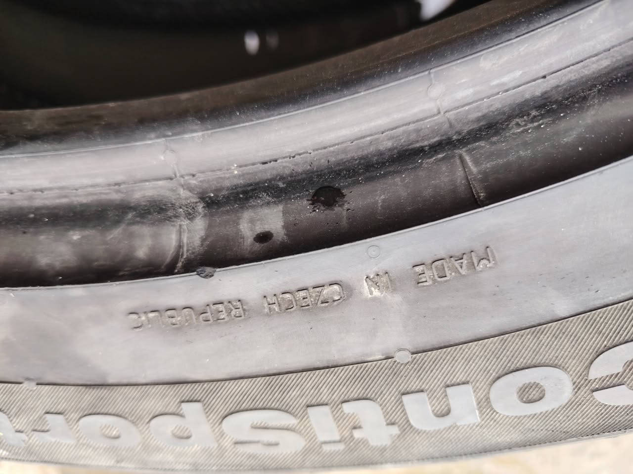 السلام عليكم
يتوفر زوج قياس 22/40/295 
نضافه 90/100 باله اخو الجديد الضمان ع الشد
العنوان النجف حي النداء شارع المجمعات
للاستفسار ***********
