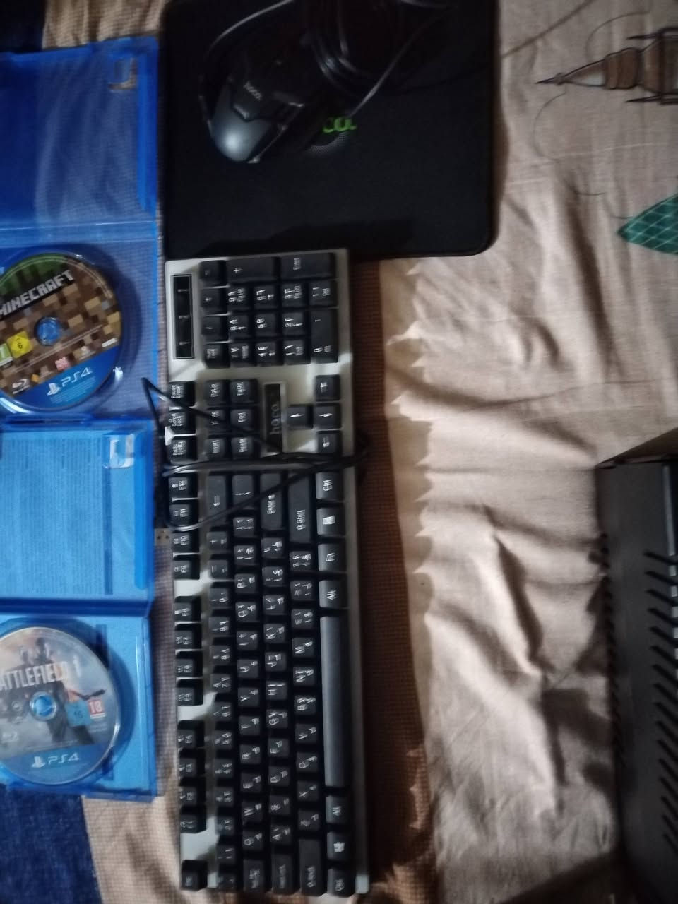 سلام عليكم بلي فور سلم للبيع بلي جديد مع الكيبورد والماوس والعاب ماين كرافت فيفا ٢٠٢٣وقراند وبيتل فيلد وفورتنايت حساب شاحن سيزون واحد سعر ٣٣٠وبي مجال رقم تواصل *********** في واتساب
