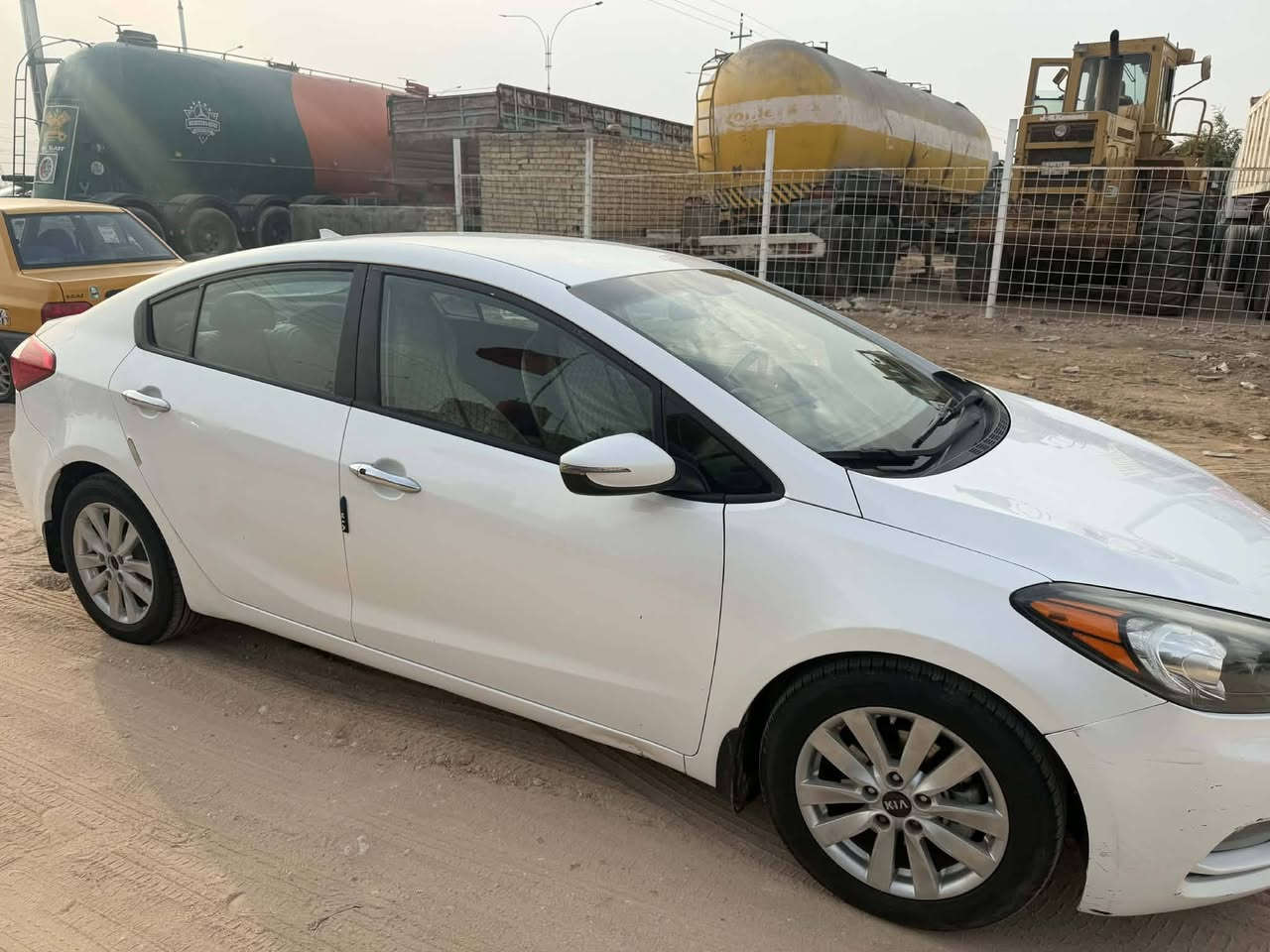 فورتي للبيع  2016 تحويل ثاني يوم  شاشه تحكم اشاير بل مري توقيف سرعه حداديه وتاير قبل سبوع السعر $105 ***********
