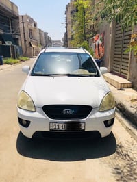 كارينز • ٧ راكب • موديل ٢٠١٠