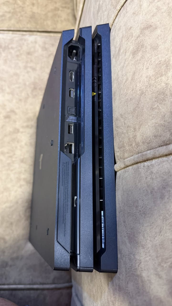 السلام عليكم بلي 4 برو لوك ستيكر ما مفتوح نظام 9.60 تريد تهكره ب5 الاف او تحدثه ويبقى اونلاين وياه كيبل الشحن وكيبل الشاشة والكهرباء وويدة اصلية 
*********** للتواصل واتساب مكاني بغداد
