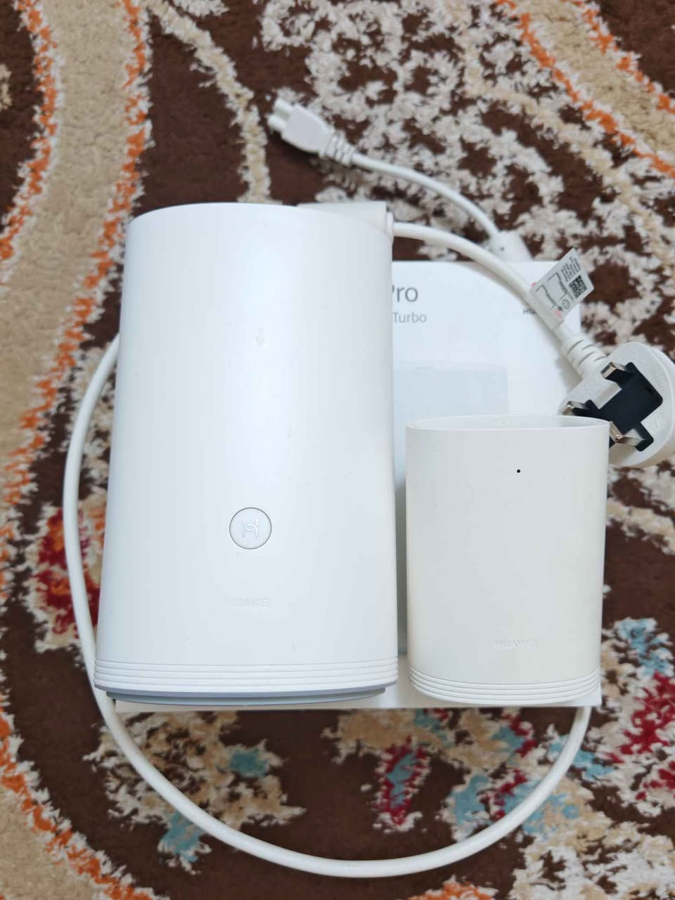 للبيع راوتر هواوي برو ميش كيو 2 (Huawei Pro Mesh Q2) مستعمل نظيف جدا (مثل الجديد مع الصندوق) وجهاز واحد ستايلات معزز إشارة 

✅ أهم المميزات:
تغطية شاملة: يقضي على المناطق الميتة (Dead Zones) في البيت.
تقنية PLC Turbo: يوزع الإنترنت عبر "أسلاك الكهرباء" لضمان اختراق الجدران والصبات.
سرعة فائقة: يدعم سرعات الجيجابايت وبث الـ 4K والألعاب بدون تقطيع.
سهولة الربط: مجرد تشبك القطعة بالكهرباء وتتصل تلقائياً (Plug & Play).
إدارة ذكية: تحكم كامل من موبايلك عبر تطبيق Huawei AI Life. 

السعر: 85 الف وبي مجال بسيط.
للتواصل : *********** 
المكان بغداد الغدير ويوجد توصيل بغداد 5 الف والمحافظات 8 الف. بغداد, العراق
