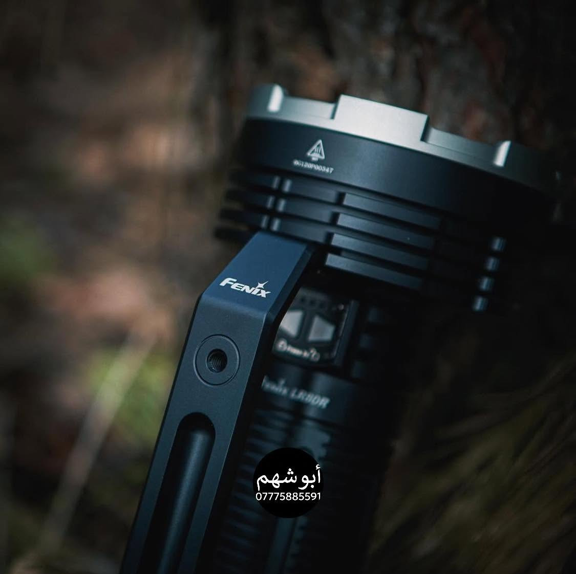 🔦 وحش الإضاءة الخارقة: Fenix LR80R 👑
إذا كنت تبحث عن أقوى كشاف يدوي يمكنه تحويل الليل إلى نهار بضغطة زر واحدة، فقد وصلت إلى المكان الصحيح! كشاف Fenix LR80R هو المساعد الأقوى لرحلات البر، الكشتات، وعمليات البحث والإنقاذ.
🔥 أبرز المواصفات والقدرات:
 قوة إضاءة مرعبة: تصل إلى 18,000 لومينز لتمنحك رؤية نهارية في منتصف الليل.
 مدى رمي خيالي: يصل خط الضوء إلى 1,130 متراً (أكثر من كيلومتر كامل!).
 بطارية ضخمة جداً: مجهز ببطارية مدمجة بقوة 7.2V/12000mAh قابلة للشحن.
 شحن سريع ذكي: يدعم الشحن السريع بقوة 45W عبر منفذ Type-C (يشحن بالكامل في 4 ساعات فقط).
 وظيفة باور بانك (Power Bank): يمكنك استخدامه كشاحن سفري لشحن جوالك وأجهزتك الذكية في البر.
 حساس ذكي لتقليل الضوء: يحتوي على مستشعر أمان يقلل السطوع تلقائياً إذا اقترب الكشاف من أي جسم لتجنب الحرارة العالية.
 مقاومة قاسية: مقاوم للماء والغبار بمعيار IP68 (يتحمل الغمر تحت الماء وعمق 2 متر لمدة 4 ساعات).
 مقبض مريح وقابل للفصل: يأتي مع مقبض علوي وحزام كتف لتسهيل الحمل في المسافات الطويلة.

🛠 ملاحظة: الكشاف مصمم بجسم من الألومنيوم عالي القوة والمقاوم للأكسدة ليتوافق مع أصعب الظروف المناخية.

للحجز خاص او وتساب ***********

#FenixLR80R #كشافات_فينيكس #كشاف_البر #رحلات #كشتات #معدات_تخييم #تخييم #البحث_والإنقاذ #كشاف_قوي #FenixLight

