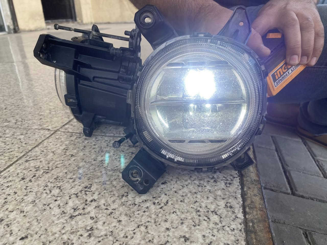 سلام عليكم كشافات لد بلادي صول مال تبوبو يعني فولل.  واحد بي فطر زغير شوفه عينك.  جدد كلش بسعر مناسب.     واتساب.موجود ***********
