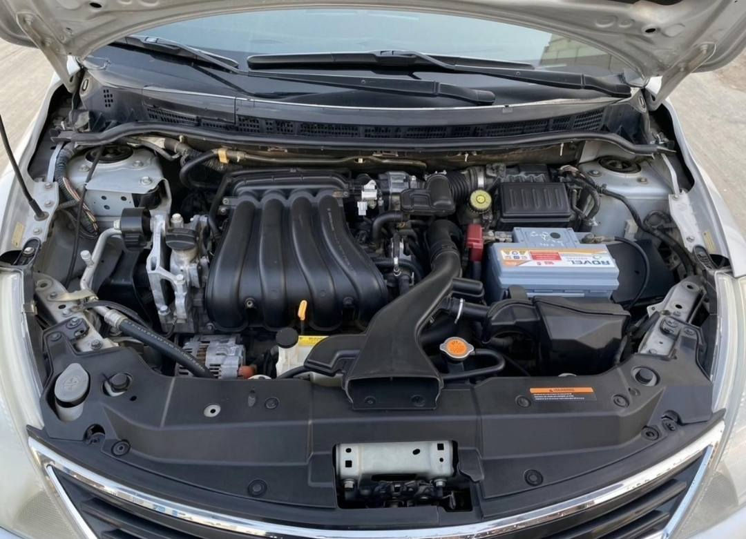 نیسان ڤێرسا ٢٠١٢
مەکین  گەورە 
یەک پارچەی چەمەلەغی دواوە 
ماوەی ڕۆیشتن ١١٢ ھەرزار
سەخفی جەلاتین  بێ کاڵبونەوەو تەرزەکوتەو ە مەعجون    *********** رانية, السليمانية
