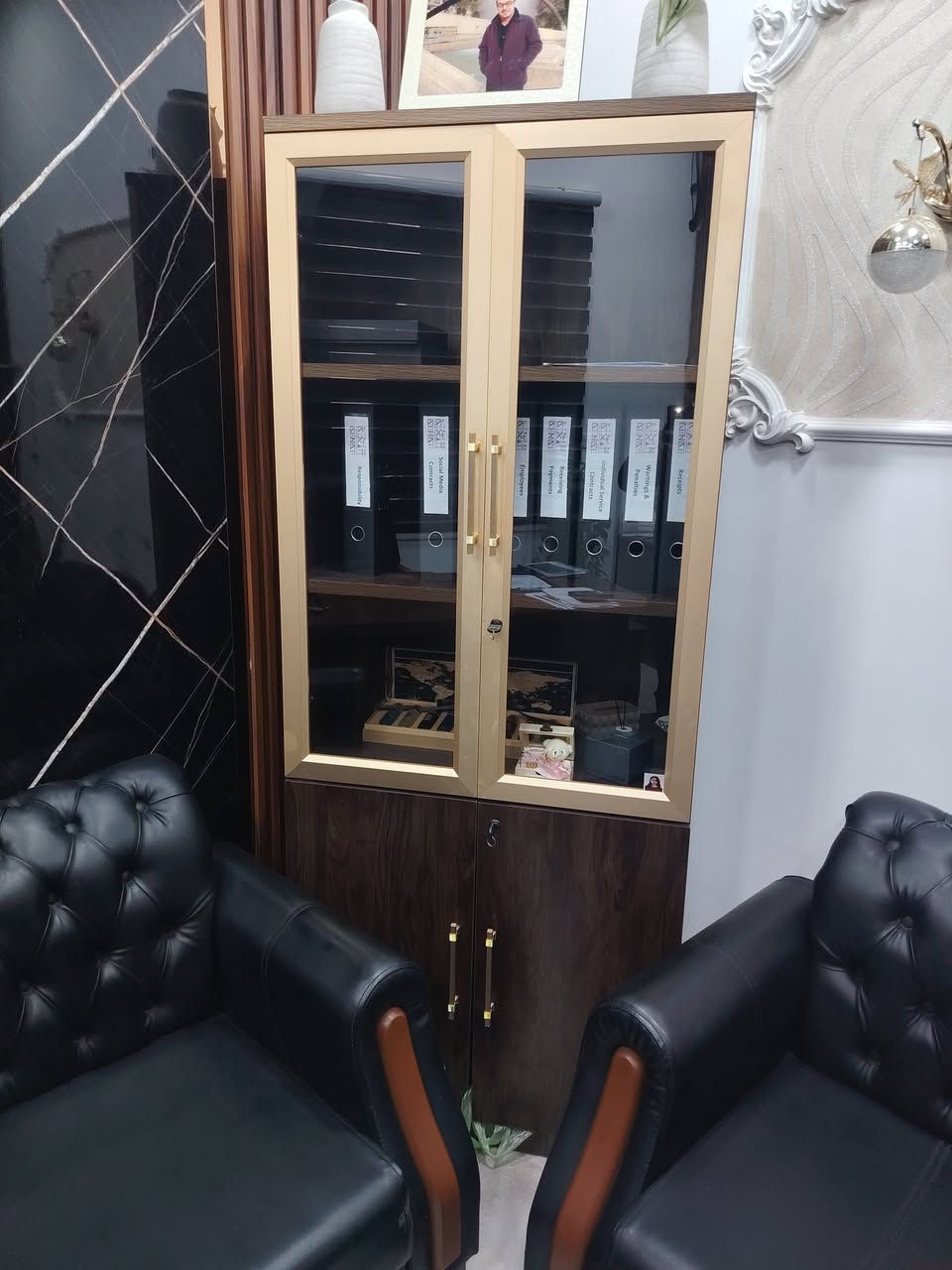 السلام عليكم
مكاتب وخزانات جرارات وكراسي للبيع 
٥ مكاتب عرض ١٢٠ سم مع جرارات كل مكتب ب ١٤٠ 
مكتب عرض ١٨٠ سم مع جرارته ب ١٥٥ 
خزانات ٦  الوحده سعر ١٤٠ 
كراسي عدد ٤ سعر ٣٠ الف سعر الواحد 
في حال اخذهم جميعا سيتم التساهل بالسعر


**إذا كنت صاحب هذا الإعلان وتريد حذفه لأي سبب، رجاءا أرسل رسالة إلى الدعم الفني**