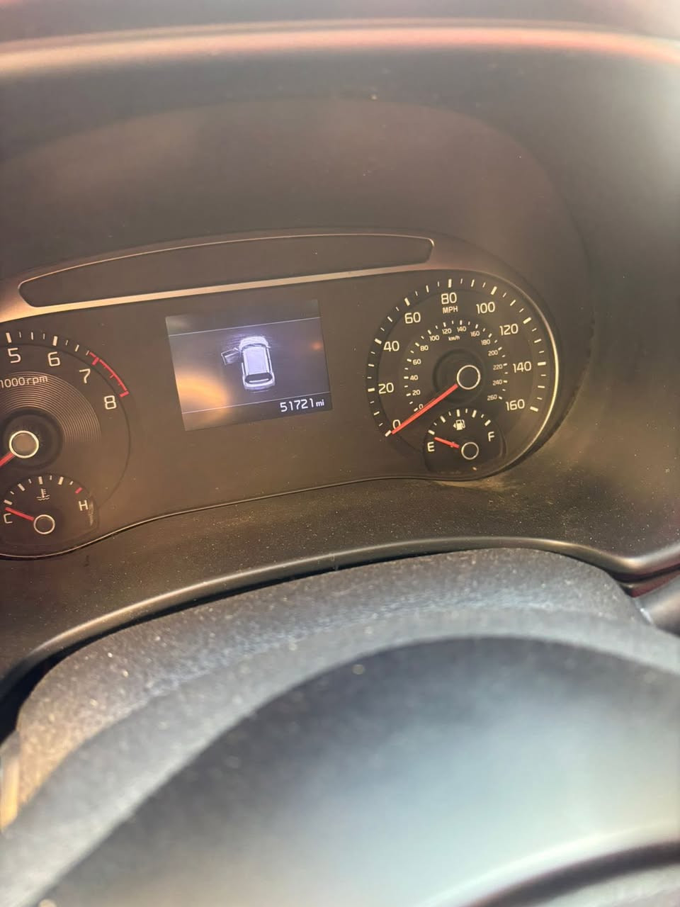 السلام عليكم كيا صول ٢٠٢٠ماشيه ٥١حادثها بارد بالجملغ الامامي وشويه من البنيد هم بارد وبيها صبغ تقريبا شبر بالجنطه السياره بسم ولد صديقي بالبلديات تريد تحويل تريد وكاله 
السعر ١٣٧وبيها مجال 
عنوانها الشعب شارع الاسواق المركزيه 
للتواصل ***********
