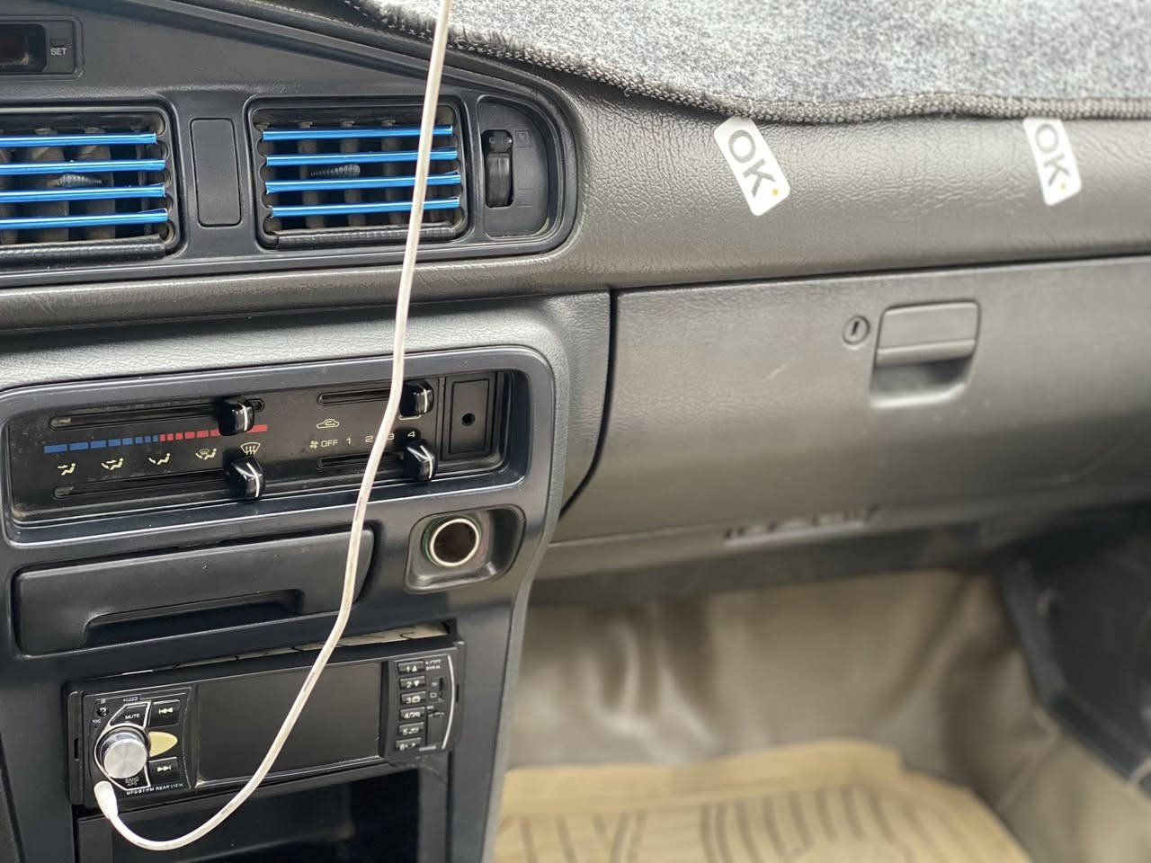 مازدا   8بەخ  مۆدێل 1989    جوار جام کارەبا قوفڵ مەرکەزی   ئارم پلاستی کی  سلێمانی.  گێرو مەکینەی بەشەرت یەک جەمە  لۆقی دواوەو بۆیاخە کاڵ بوو نۆی نیە  ناهو دەری لۆک   سعرە٣٥و عامەلە. شوێن. سەی سایەق


**إذا كنت صاحب هذا الإعلان وتريد حذفه لأي سبب، رجاءا أرسل رسالة إلى الدعم الفني**