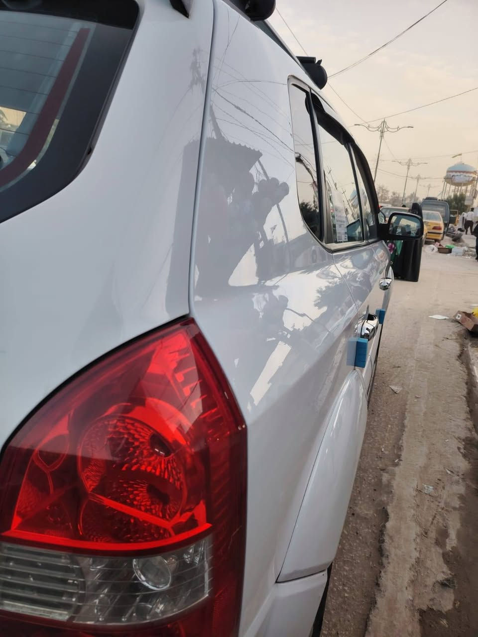 السلام عليكم 
مكلف بالنشر 
توسان 2009 خليجي رقم اربيل دولي سنوية جديدة 
- مكينة 2000 مبدلهة حاوية جديدة 
- الكير بحالة جيدة 
- الحدادية جديدة 
- تبريد مدام وجديد
- فتحة 
- منظومة ABS
- حساس خلفي 
- كاميرا خلفية 
- شاشة اندرويد 
- ويل كب 
وبقية المواصفات المعروفة 
السيارة كفالة من ضربة صبغ تبديل 
بيها بارد يسيط بحافة الجنطة وبراغي البنيد مفتوحة اثر تبديل المكينة وحالوب ناعم 
المكان محافظة الديوانية / قضاء الشامية
السعر 130 وبيها مجال  
للاستفسار الاتصال على صاحب السيارة

‏ ***********
‏
