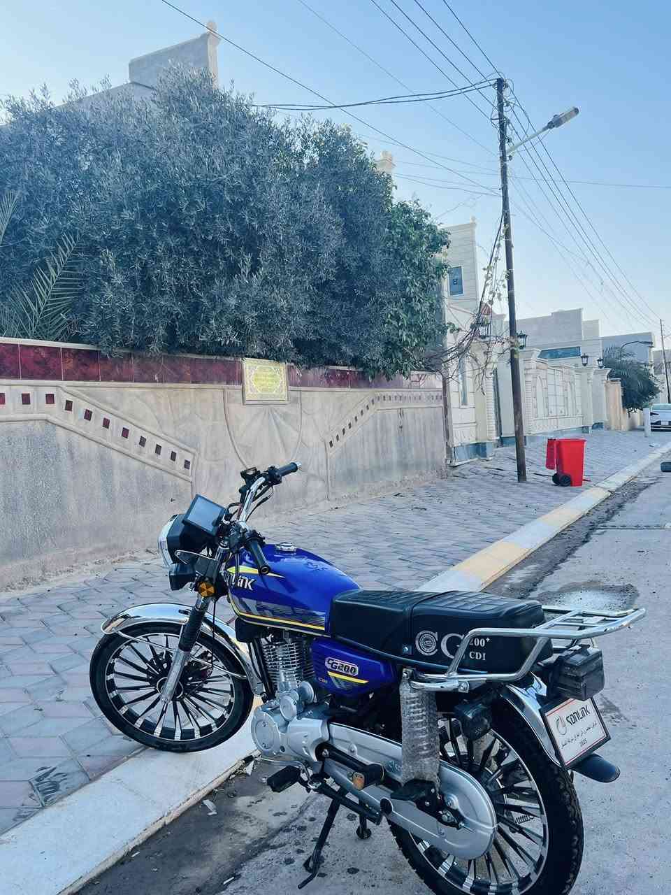 السلام عليكم الدراجه للبيع سيفان 2025 باب اول  صفر جارج الدراجه بعده بلادي شديته على ايدي  الدراجه كفاله من التاير الخلفي للئامامي الدراجه مال جناي .*********** متواجد فيس واتصال.🤍
