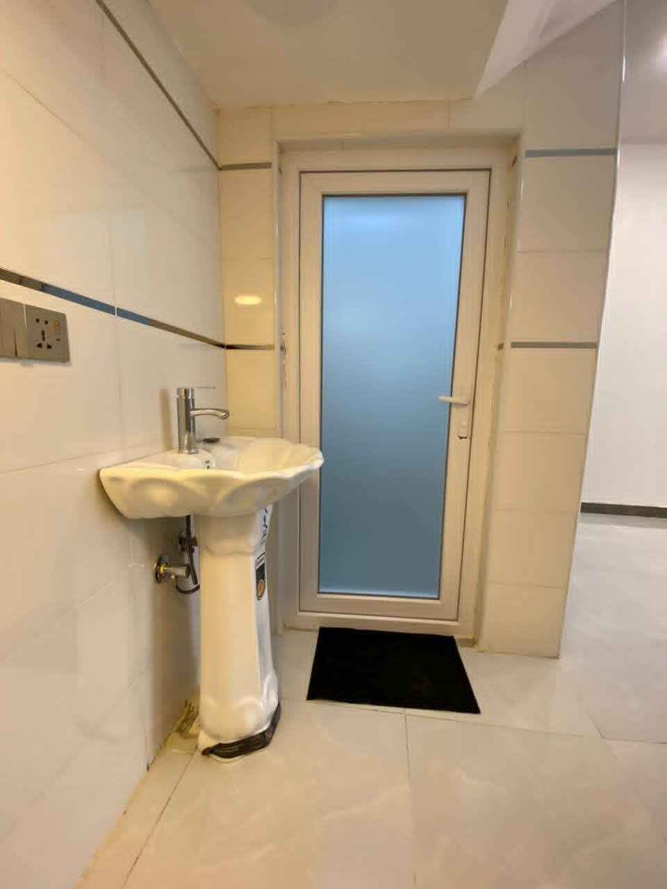 دار للبيع بمساحه 100م طابو زراعي بناء طابوك سقف صب نضام تركي بناء جناي جناي عل شرط بلنجف مقابل ملحق قريه الغدير سعر 45مع مجال للاستفسار واتساب ***********
