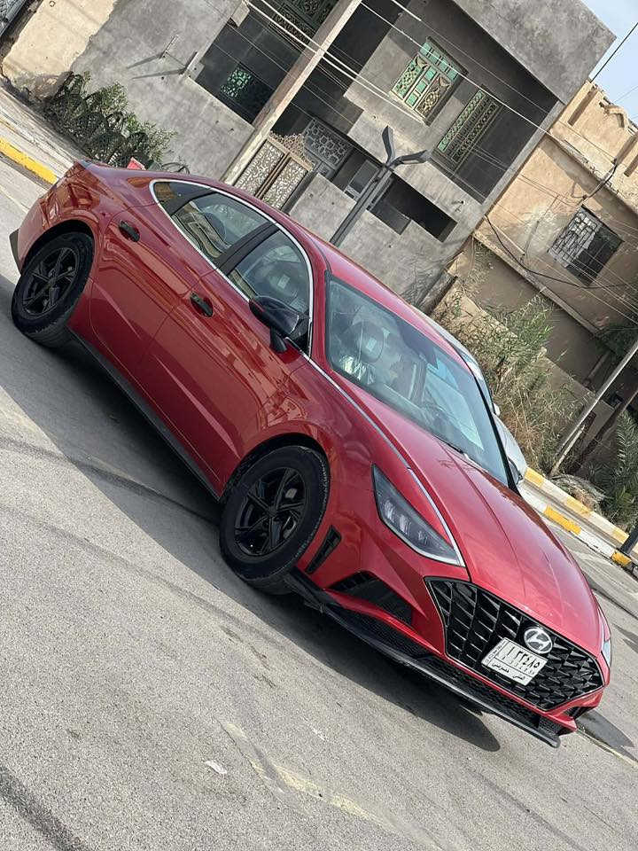 السلام عليكم شباب 
للبيع :
سوناتا 2021 وارد امريكي بيه البنيد مبدل اصلي وصبغ جاملغ عكس السايق  باقي البدي كفالة من الشخط سونار بالمنشور 
رقم مثنى معوقين وكالة عامة 
مواصفاته رادار امامي تحديد مسار قيادة ذاتيه سايد بريك بصمة جنطة ذكيه  اربع انظمة قيادة شاشة كامرة 
مكينه 2500 كفالة كير حداديه تبريد مابيه اي نقص سيارة جديده ماشيه 49 الف 
رايده ب 150 وبيه مجال للشراي ***********
