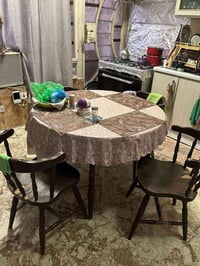 طاولة طعام • ٦ كراسي • قابلة للتمدد