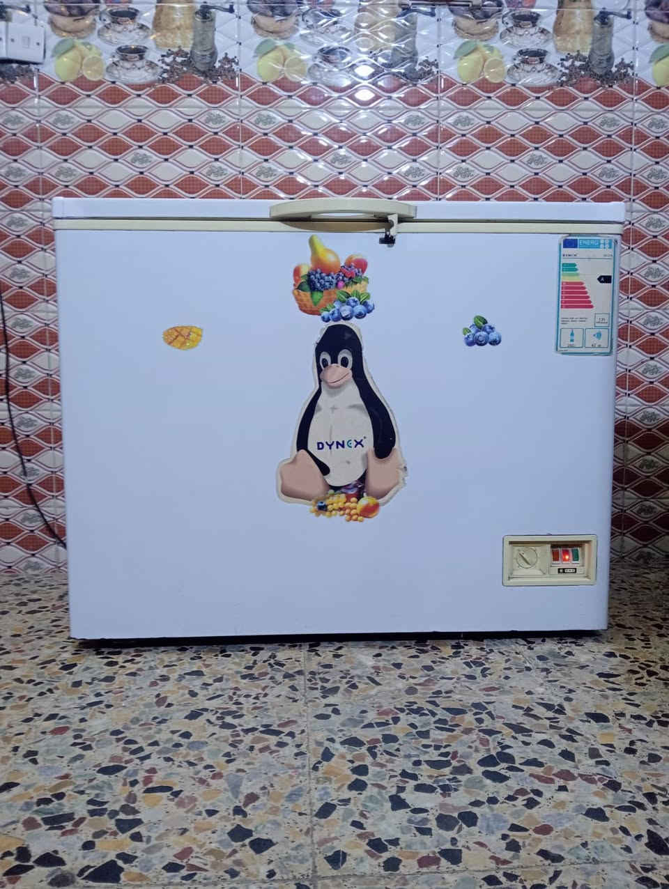 مجمده ١٢ قدم نضيفه جدا السعر ١٦٠ الشراي خاص يوجد توصيل


**إذا كنت صاحب هذا الإعلان وتريد حذفه لأي سبب، رجاءا أرسل رسالة إلى الدعم الفني**