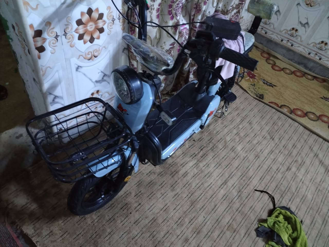 سلام عليكم  دراجه شحن  البيع نضيف كلش الاستفسار  علا هذه الرقم ***********
