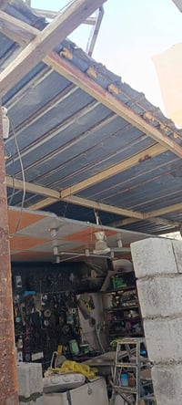 يوجدحديدوسندويج وجينكو سقيفه 5في ٤ متر للبيع الاتصال 07821112060