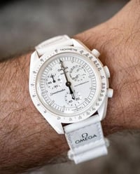 مون سواتش • كرونوغراف • صنع سويسري