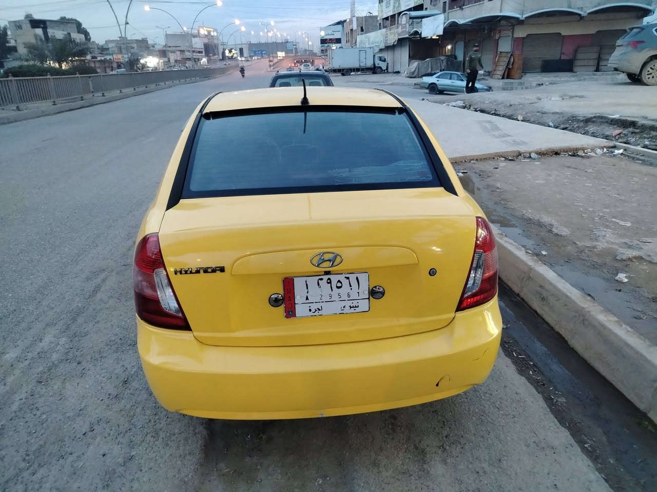 السلام عليكم وحياكم مكتب المدين وياكم 👋
اكسنت ٢٠٠٩ 🚗
رقم نينوى ألماني سنويه جديد 🚦
هيئه وغرامات صفر 💯
كابون بانزين بيها ⛽
محرك ١٦ بي اثر صرف، كير شرط ™️
تبريد تدفئه شغال 🧿
ضررها باب مبدل وبوند وبيها تلقيطات تكسي بدون دواخل 🛠️
السعر ٩٠ وبيها مجال 💸

قفل ماكو بالتلفون تعال شوف واقتنع.
🔴 اوقات العمل  من الساعه العاشرة صباحا الى الساعه العاشرة مساءا 
  
🔴 غير متواجد على الفيس والماسنجر 

العنوان :- مكتب المدين لبيع وشراء السيارات الموصل موصل الجديدة شارع بغداد مقابل جامع الاغوات قرب مجسر المشاة 
 
الاتصال ع الارقام 
***********
***********
