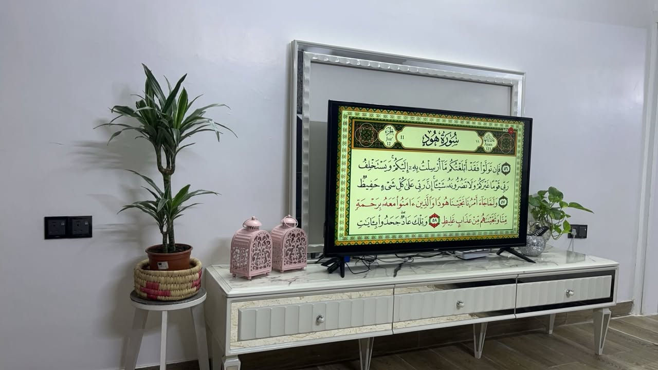 السلام عليكم
بيت طابو ملك 80 متر الواجه 4 والنزال 20 طابقين  الأول  كراج كبير للسيارة وصالة وحولي مطبخ وحمام والطابق الثاني 2 غرف نوم
مكاني البلديات دور العمال
اي استفسار هذا رقم 
***********
