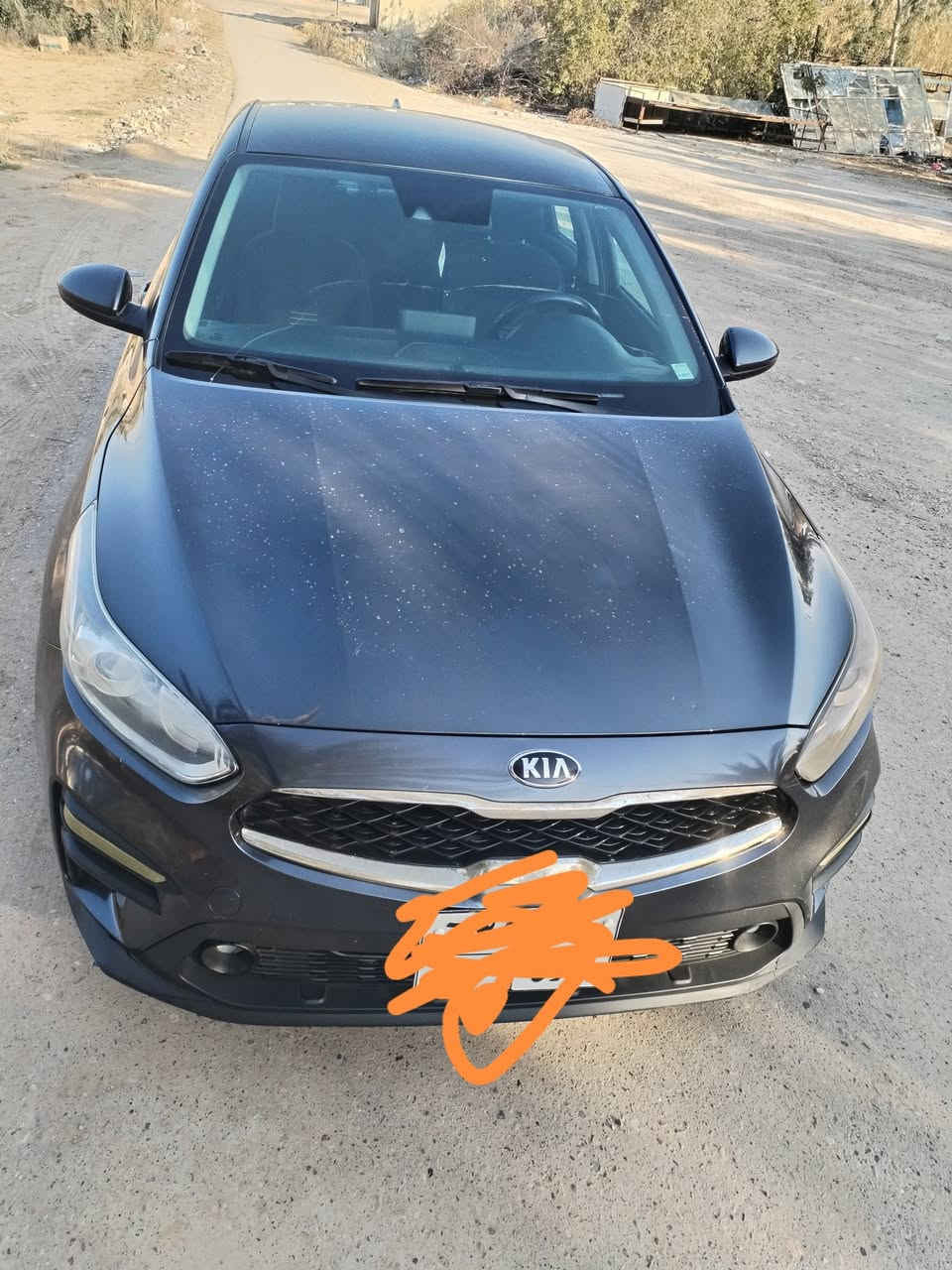 السلام عليكم كيا فورتي موديل 2019 وارد امريكي فقط بارد في باب السائق  والباب الخلفي جهة السائق ماشيه 80mi العنوان بغداد بسمايه *********** السعر 123
