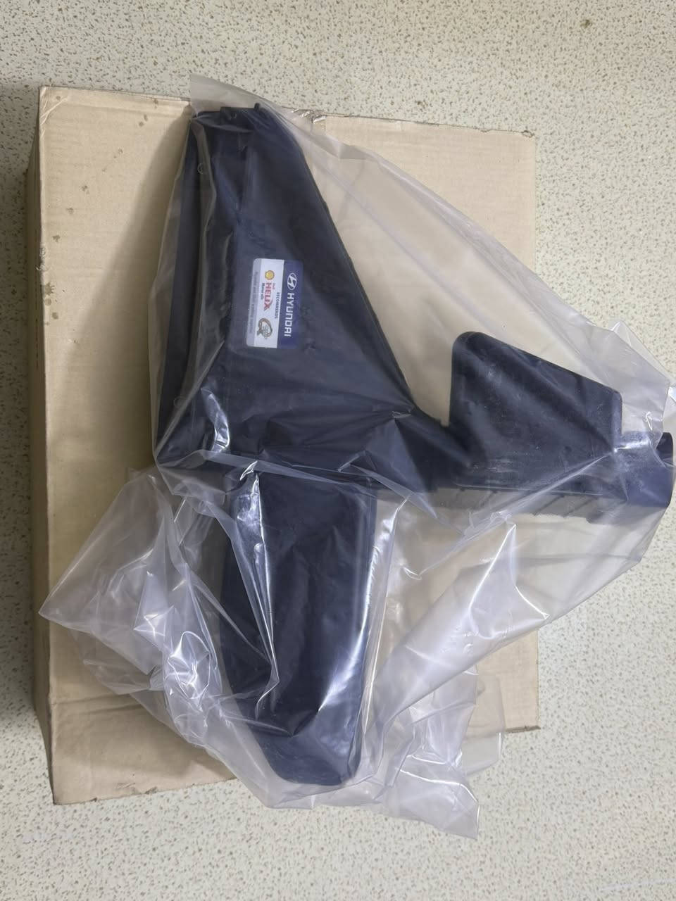 السلام عليكم 
توفر الموجود بالصور
ملاحظة شباب هذا كولة اصلي شركة جديد
***********
***********
