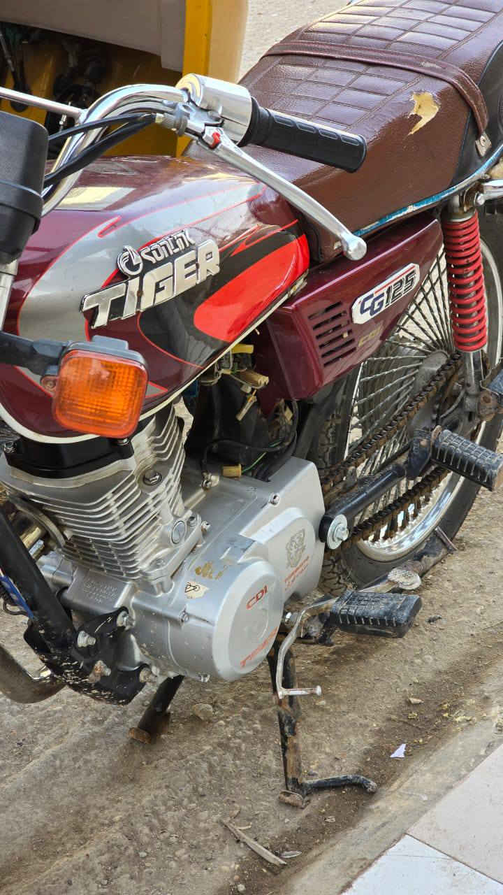 سلام عليكم دراجه تايكر وراق سكنر موديل 2021عنوان ميسان العماره ابو رمانه ***********
