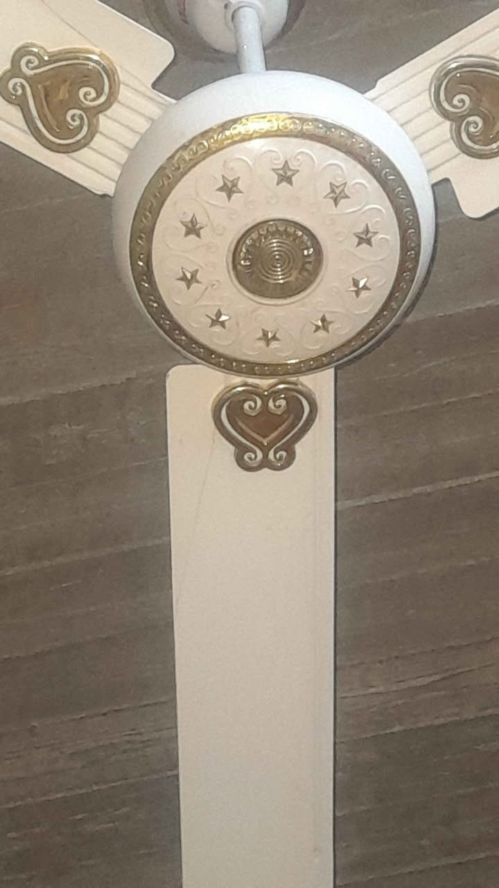 ‎مروحية شغالة مال سقف ٢٥الف مع ميز بلازمة جديد  المكان الجزيرة‎ البصرة, العراق


**إذا كنت صاحب هذا الإعلان وتريد حذفه لأي سبب، رجاءا أرسل رسالة إلى الدعم الفني**