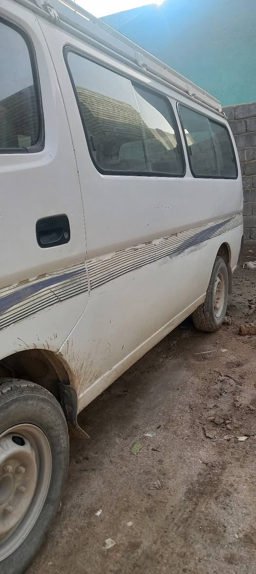 السلام عليكم. نيسان يورفان موديل 2007.رقم بغداد الماني السنويه 2026شهر 2.السيارة مامشتغله على خط بيها خط حسينية. كربلاء المقدسة. محرك مجفت بيه صوت بالمضخة 2400.ماينقص. بيها خياسات كيج الكيلو متر واكف. كيج البانزين يشكل يبقى معلك فول. زركات المي يشكل. جك مابيها. السعر 70ورقه. ربي يرزقكم ويرزقنا. للاتصال ***********
