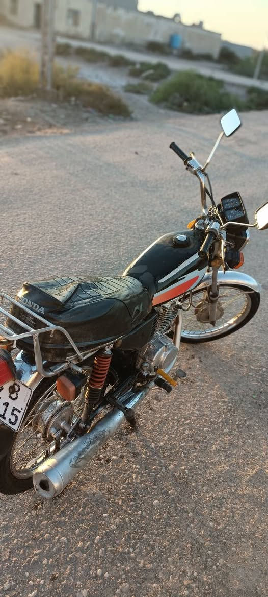 سلام عليكم شباب دراجه نامه شلامجه مديل 2013بس مرتبه دراجه نضيفه 
***********رقم ابو الدراجه
