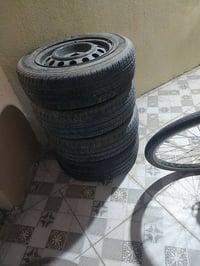 ويل اكسنت عدد خمسه اربع تايرات مستخدمه والخامس جديد مامستخدم 078127747...