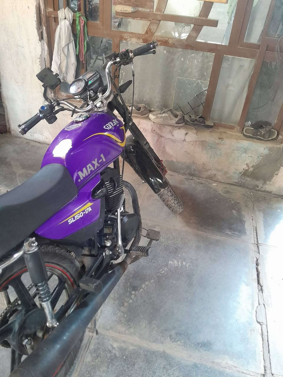 سلام عليكم دراجه جديده أوراقه تفانات بل غسل تملخن اكفلك سرقه وعشاير السعر ٦٥٠ وبيه حك الجيه المكان الزعفرانيه  ***********
