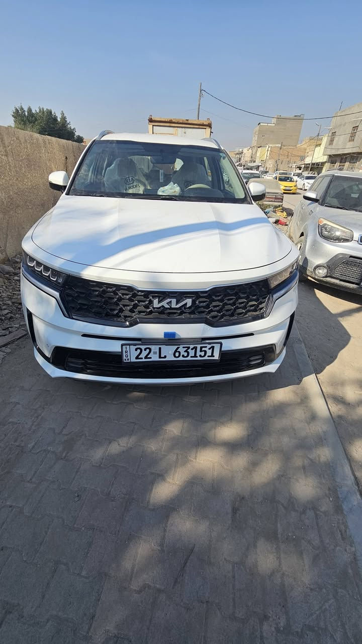 ♡سورنتو  للـبـيـع ♡
سورنتو 6 سلندر 2022 
- لوحات اربيل بأسم شركه-
- مكان السيارة ديوانيه المركز-
-سياره كفاله عامه من كلشي
حتى من الشخط

الموديل : 2022. (خليجي) . 
المحرك  : 6 سلندر 3500cc 
العــــداد :  46 الف كيلو متر . 

المواصفات :
* شاشة عدادات متغيرة.
* كشنات كهرب 
* هاند بريك بصمة . 
* كير مواس 
* صندوق كهربائي .
* بردات أبواب خلفية . 
* اطار قياس 255/45R19 انج .
* تخم اطارات جديد 
* دخول وتشغيل بصمة .
* أنظمة قيادة متعددة .
* شحن وايرلس .
* كاميرا خلفية . 
* المصابيح الأمامية زنون .
* كشافات الضباب زنون . 
* تشغيل عن بعد .
* مقعدين الامامية كهرباء .
* نظام APPLE CARPLAY.
* انارة داخلية متعددة الالوان.
* حساسات خلفية وامامية .
* دوسات جانبية .
* مكيف 3 قطع مع وحدة تحكم منفصلة .
* السعر / $𝟮𝟴𝟱 『بيه مجال』.
* سياره جديده كلش لزكات الشركه بيها 
__
* للأستفسار / ***********
