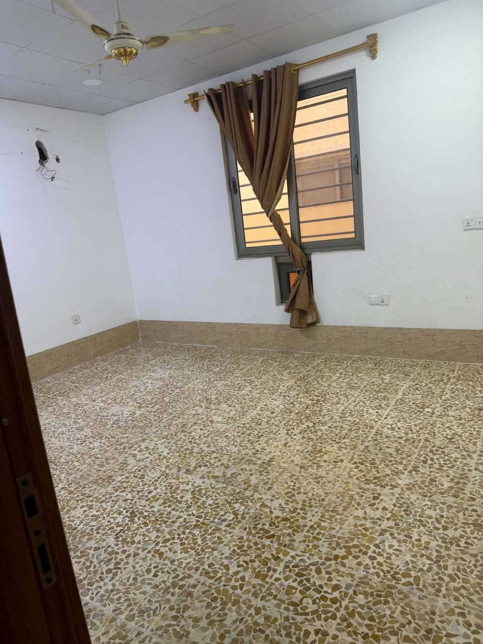 دار للبيع تكريت مجمع بيتي زون ثاني موقعه كلش حلو تجاري بل مستقبل قريب عل بوابتين شارع 20 سايدين بصف الركن مساحه 220 طابق ونص 3 غرف نوم مجموعتين صحيا صاله مطبخ كاونتر مع البيت استقبال حديقه كراج سياره البيت مغير بي ارضيه بل كامل ابواب مغيره كلها كتائب حديد كل البيت للاستفسار ***********
يرهم مراوس بيت بتصنيع 
دار للبيع تكريت مجمع بيتي زون ثاني موقعه كلش حلو تجاري بل مستقبل قريب عل بوابتين شارع 20 سايدين بصف الركن مساحه 220 طابق ونص 3 غرف نوم مجموعتين صحيا صاله مطبخ كاونتر مع البيت استقبال حديقه كراج سياره البيت مغير بي ارضيه بل كامل ابواب مغيره كلها كتائب حديد كل البيت للاستفسار ***********
يرهم مراوس بيت بتصنيع
