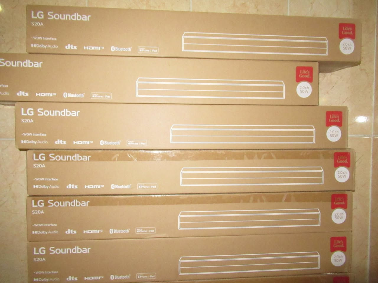 ساوندبار  LG جديد من شركه خوشناو اربيل  LG Soundbar S20A 

 نظام الصوت:

• 2.0 Channel (قناتين ستيريو)

 القدرة الصوتية (Wattage):

• 50 واط RMS

صوت قوي وواضح أعلى بكثير من سماعات التلفزيون العادية

 تقنيات الصوت:

• Dolby Audio – صوت سينمائي غني

• DTS – تفاصيل أوضح وتجربة أكثر واقعية

 الاتصال والمنافذ:

• HDMI (ARC) – صوت عالي الجودة وتحكم سهل

• Optical Input

• Bluetooth – تشغيل موسيقى لاسلكيًا من الهاتف أو التابلت

 التحكم الذكي:

• WOW Interface – تحكم مباشر من تلفزيونات LG المتوافقة

• ريموت كنترول مرفق

 التصميم:

• تصميم أنيق وعصري

• حجم مدمج يناسب غرفة المعيشة أو النوم

• إمكانية وضعه على الطاولة أو أمام التلفزيون

 سهولة الاستخدام:

• Plug & Play

• تركيب سريع بدون إعدادات معقدة

حوّل تجربة المشاهدة في بيتك إلى تجربة سينمائية مع ساوندبار LG S20A، أداء ممتاز، صوت واضح، وتصميم عصري يناسب كل مكان 

السعر مفرد 100 الف 

يوجد توصيل


**إذا كنت صاحب هذا الإعلان وتريد حذفه لأي سبب، رجاءا أرسل رسالة إلى الدعم الفني**