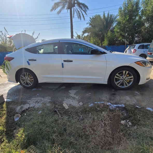 السلام عليكم النترا وارد أمريكي داخله كلين هنا بيه صبغ شخوط السونار موجود محرك كير مكفول تبريد فول محرك 2000 السعر 113 وبيه مجال مكان السياره بغداد رقم أربيل وأنزل فلوس تحويل كامل
