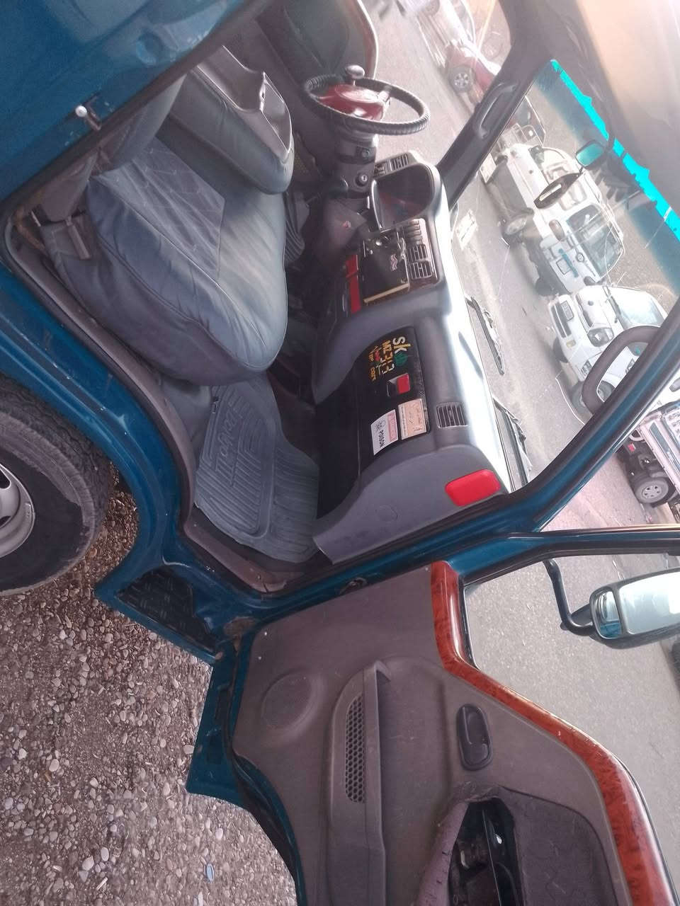 كيا حمل ام عيون موديل 2003 سنويه ما صاقطه قماره ثابت 7جنكال  قماره وربع حاكيه رقم اديالى الماني حصه گاز امعممه على كل المحافظات محرك 3000 مفتوح سياره لاصبغ ولا تكحيل بلادي محرك گير اكسل شاصي بل شرط بل شرط كهربائيات شغاله كيجات اي نقص ماكو مكاني كركوك 
رقم الهاتف *********** متواجد عل نت السعر( 80)
