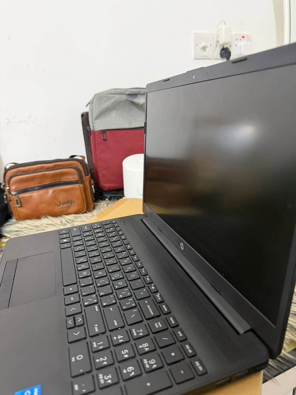 لابتوب hb  جديد مستخدم ايام قليله مع كامل ملحقاته مع ماوس هدية مع الكارتون
الاسم hb

الجيل12

كوراي 5

الذاكره 512

الرام 8g
النضافه 100%

 السعر / ٦٧٥وبي مجال قليل 

الرقم *********** واتساب 

العنوان /البصرة /ابو الخصيب
