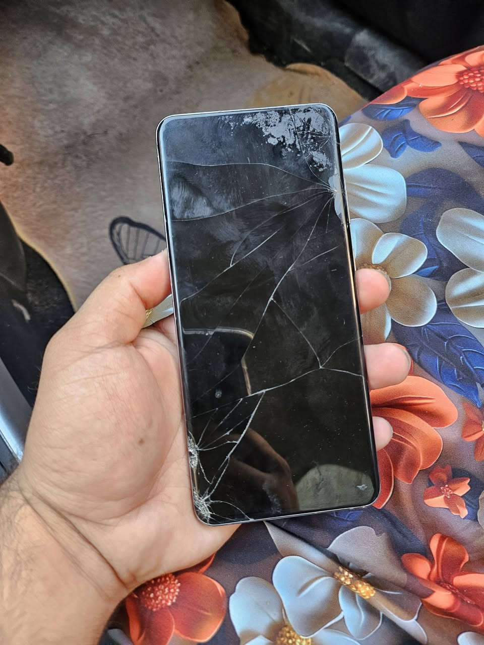 السلام عليكم
S20 الترا 
شاشه مكسوره اي مشكله مابيه الموبايل نسخه امريكيه 
قيم بما يرضى واخذه مكاني النجف 
***********
