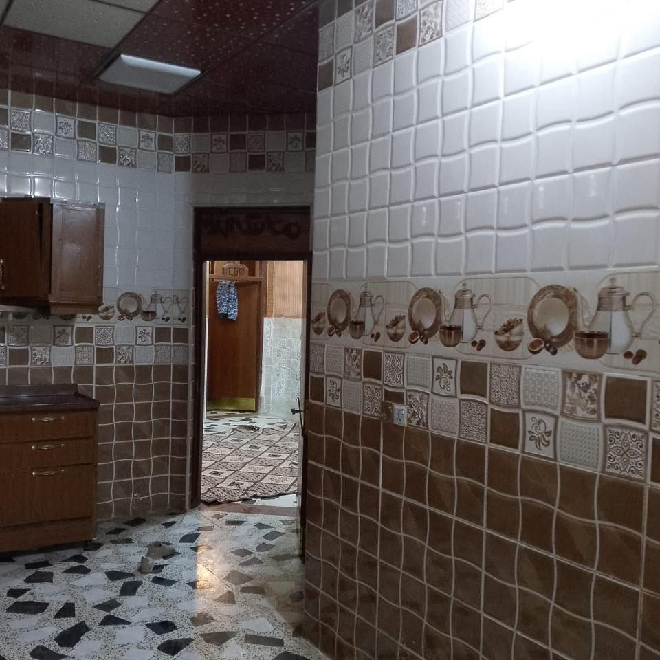 ⭕️تسلسل : 1009
🟢عقار للبيع يحتوي على اربع مشتملات 
🟢العنوان: الفلوجة حي الشهداء والجرحى في السكنية
            
                     📢 على بركة الله 📢 
📍نوع الملك = طابو صرف سند 
📍المساحة العقار : ٢٦٥ م٢
📍 الشارع = ١٠ م
📍بناء طابوق حديث 

🛑مشيدات كل مشتمل  
غرفة نوم واستقبال وصالة ومطبخ وصحيات وحمام 

✳️سعر بيع العقار : ٢٠٠ مليون دينار مع المجال

 ‏‎⚠️ مكتب دجلة الهندسي للعقار حي الجولان قرب صناعة الجولان للسيارات مجاور سوبر ماركت الهلال
للاستفسار الاتصال
‏‭ *********** 
*********** ‏‭
