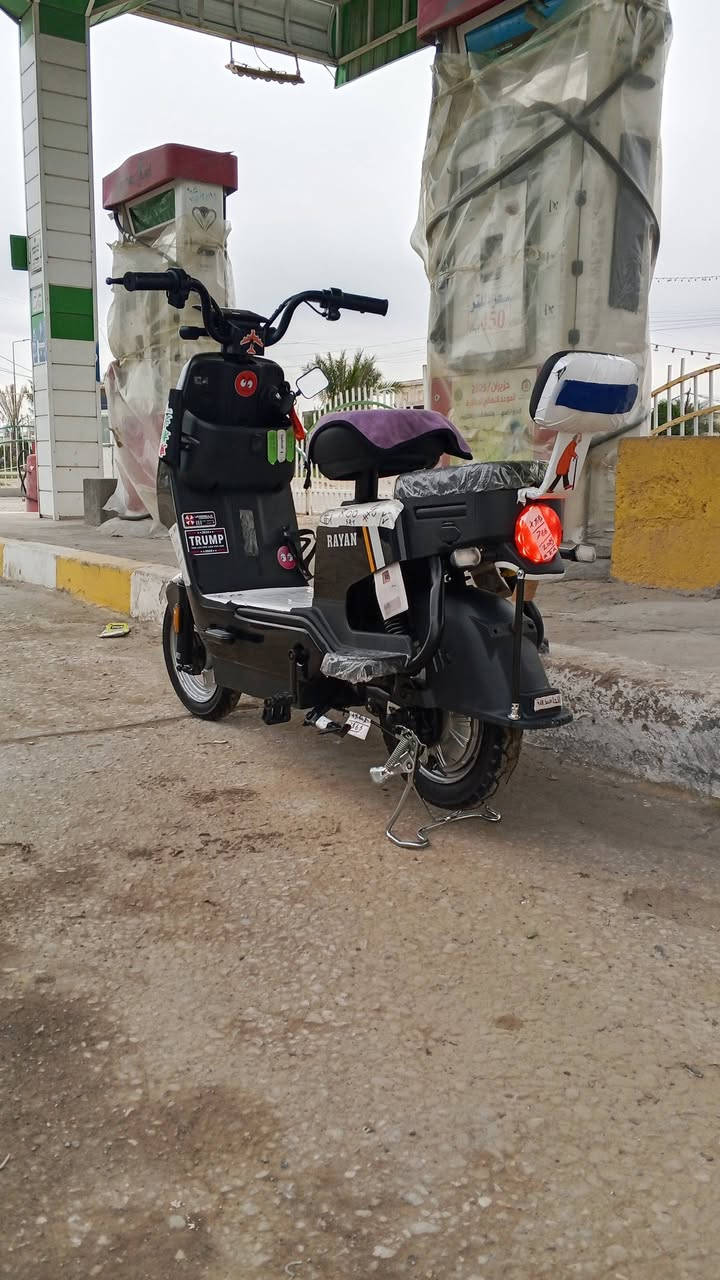 سلام عليكم البيع دراجه شحنه اربع بطاريات اسويجات عدد(2) بصمات عدد (2) تشغيل عن بعد نظام تثبيت سرعه لون اسود سعر 500 وبيها مجال مكان كربلاء حي نصر ويل امامي عواج قليل رقم هاتف ***********
