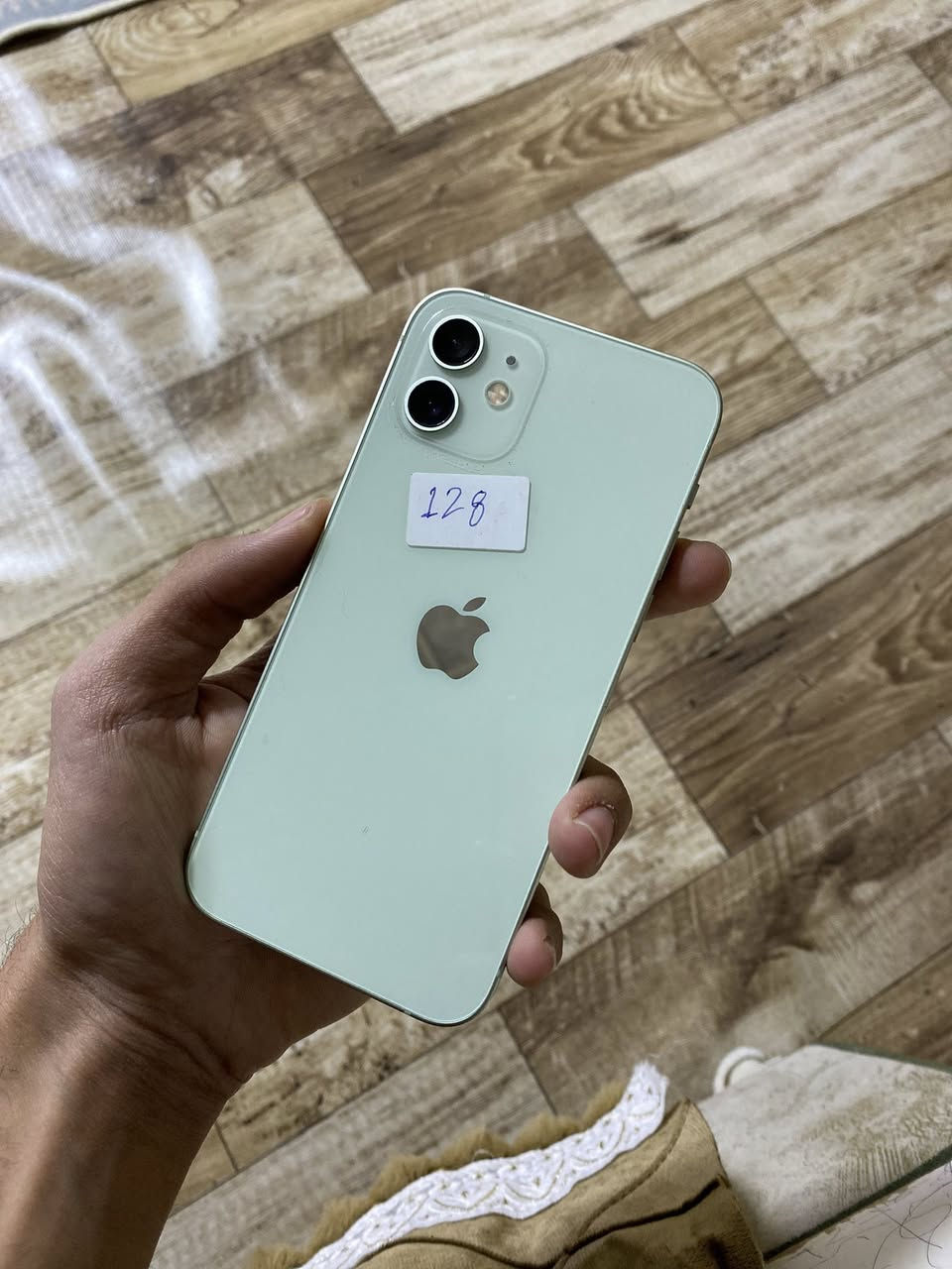 ايفون 12 عادي ذاكره 128 بطاريه 85 كفاله عامه وتربروف ممبدل بي اي شي مع ضمان عنواني بغداد العطيفيه سعره (310) قفل بدون عمله للتواصل علرقم ***********
