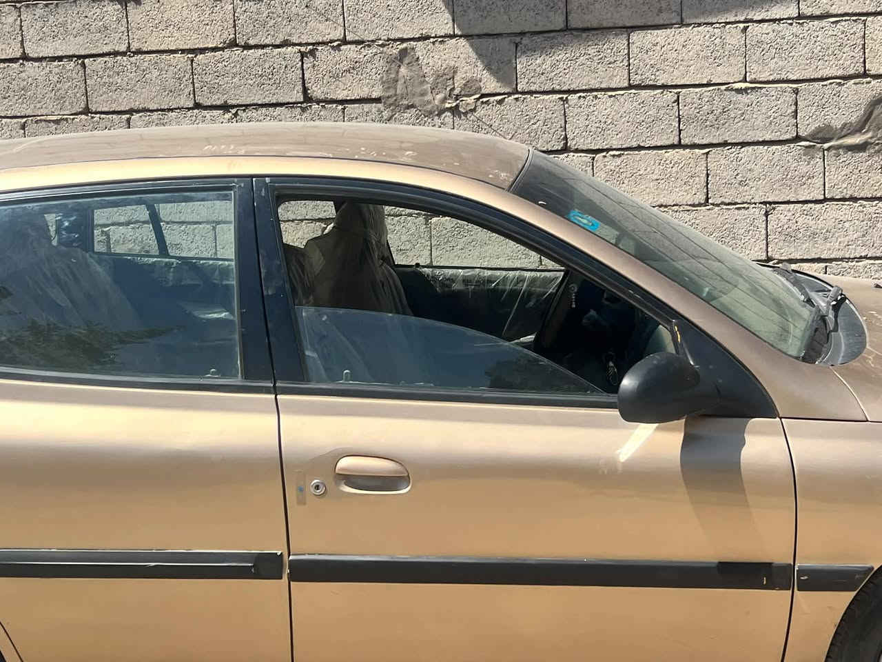 السلام عليكم من رخصه مدير الكروب كيه ريو موًديل ٢٠٠٢سياره جاهزه حلووو باسمي تحويل مباشر كهربائي كلهه شغاله مصبوغه عام 
رقم الهاتف ***********
