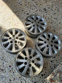 اخوان البيع ويل كب كامري حجم 15السعر 200وبي مجال رقم تلفون 07711593793