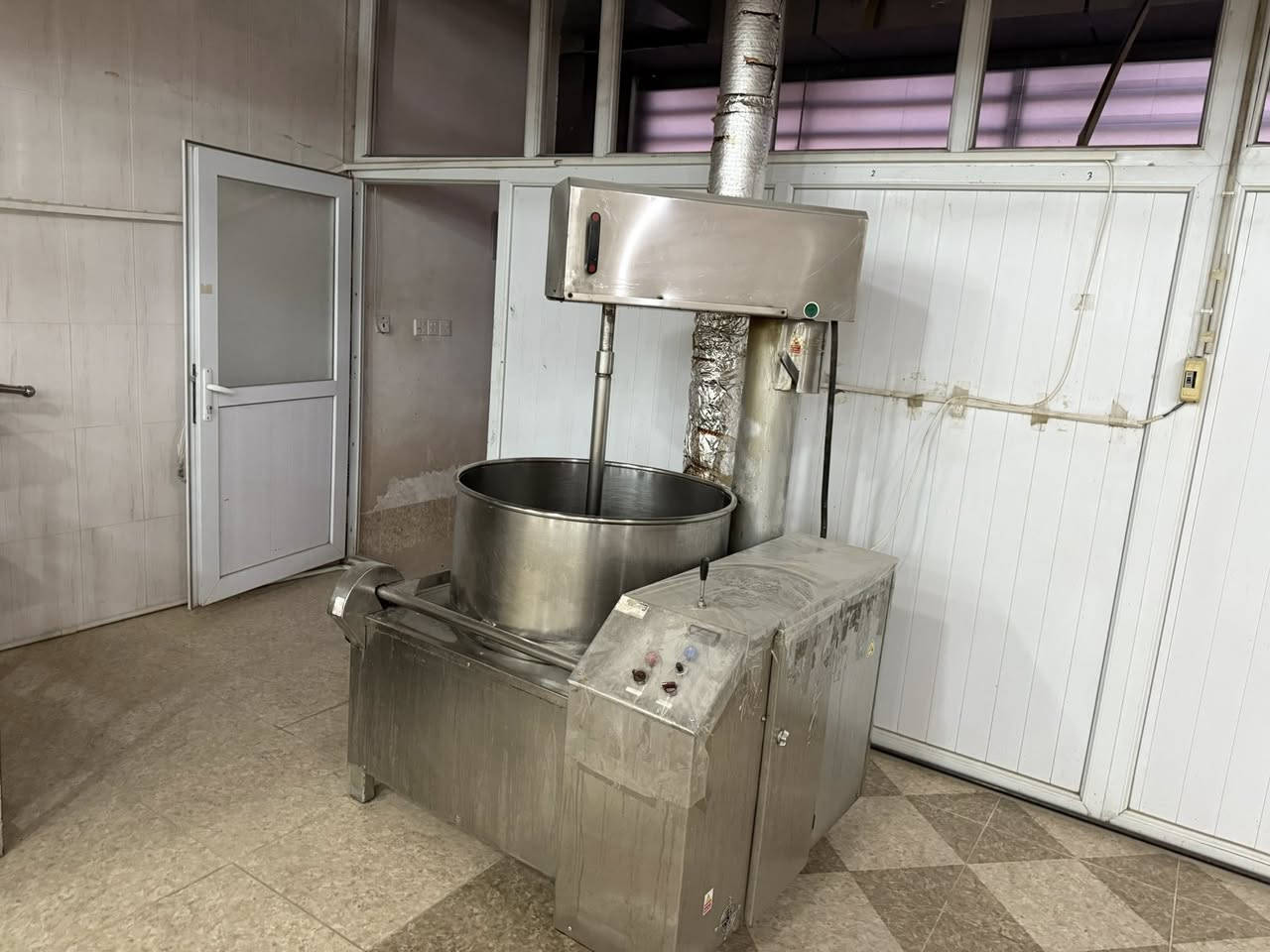 مكائن صناعية تغليف وتصنيع الحلويات للحجز والاستفسار راسلني وتساب ***********
