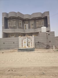 دار للبيع • خلف المجمع عبد الحسن • ٢٤٠م