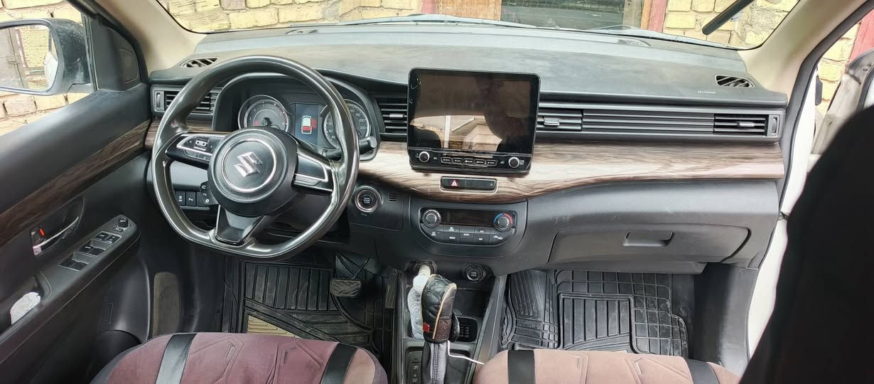 بيع فقط بدون مراوس 
سازوكي ارتيگا موديل ٢٠٢٠ رقم دولي بأسمي تحويل مباشر ماشيه ٩٦ الف مكفولة من الحادث والصبغ سيارة على وضع الشركة گير محرك تبريد تدفئه تخم تاير جديد مكان السيارة ناصرية قضاء النصر السعر ١٢٧ ورقه للاتصال والاستفسار *********** واتساب
