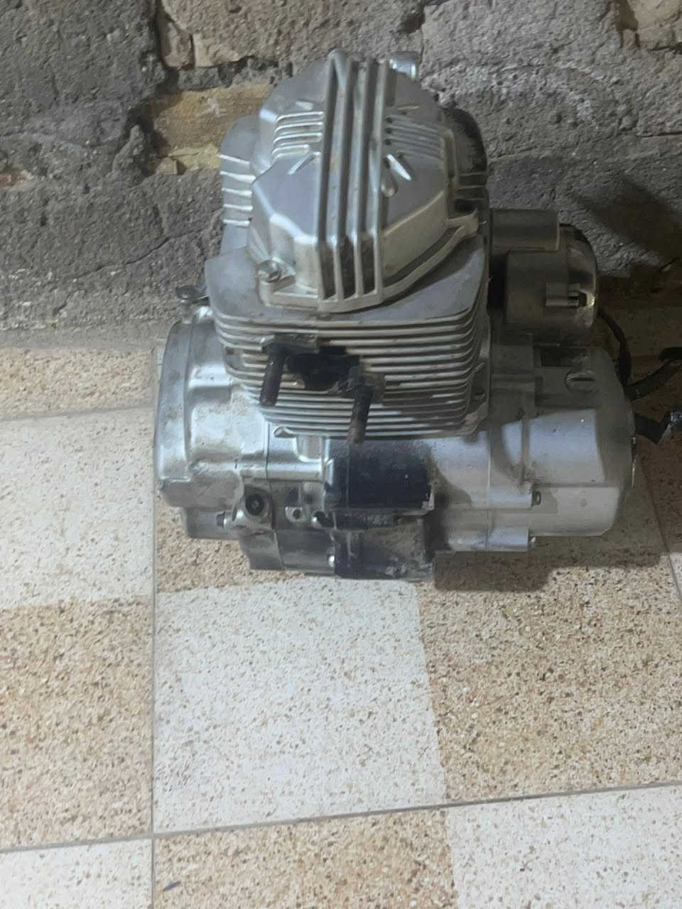 سلام عليكم مكينه البيع معلكه ولف فقط ناسينه بدون دهن عوزه غسل وبيه صبغ مثل ما واضح بصوره يطيح بانزين السعر 75 وبيه مجال مكان الشطره *********** بيه وتساب
